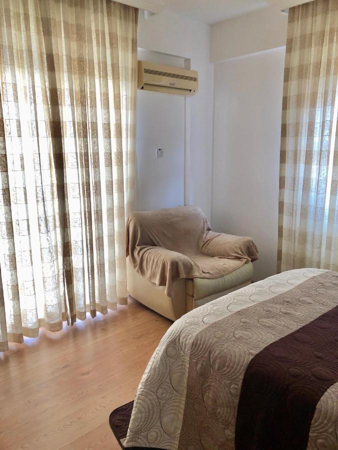 Spacious And Comfortable Central Kyrenia Flat Exterior foto