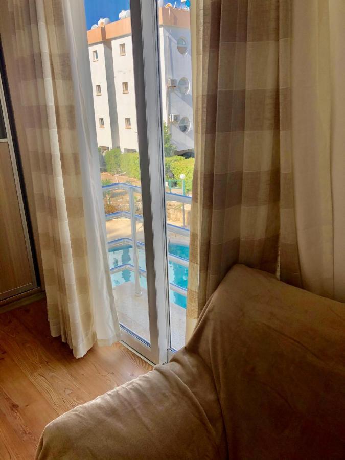 Spacious And Comfortable Central Kyrenia Flat Exterior foto