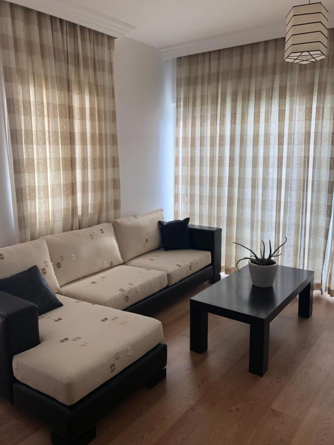 Spacious And Comfortable Central Kyrenia Flat Exterior foto